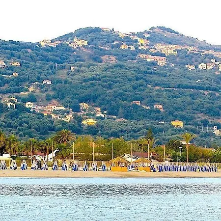 אתר נופש Villaggio Le Palme 3*